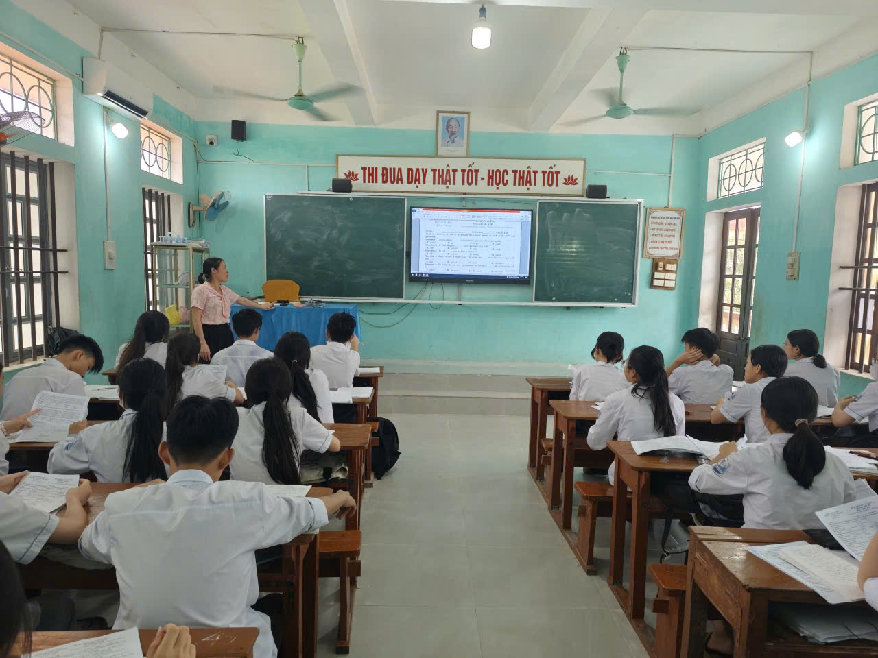 Tăng tốc ôn tập cho các em học sinh học lớp 9 ở các trường THCS trên địa bàn xã Ngọc Lâm