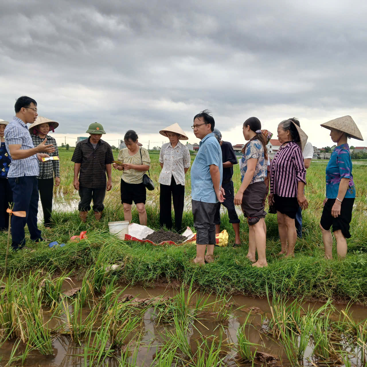 Thôn Đồng Mỹ, xã Ngọc lâm tổ chức hội nghị tập huấn giảm thiểu đốt rơm rạ trong hoạt động sản xuất nông nghiệp năm 2026