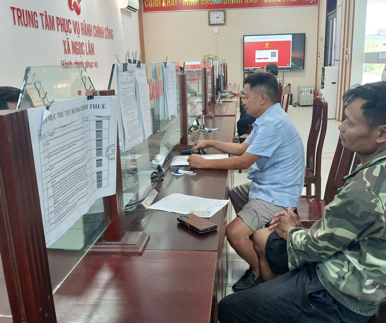 Trung tâm Phục vụ hành chính công xã Ngọc Lâm vì Nhân dân phục vụ