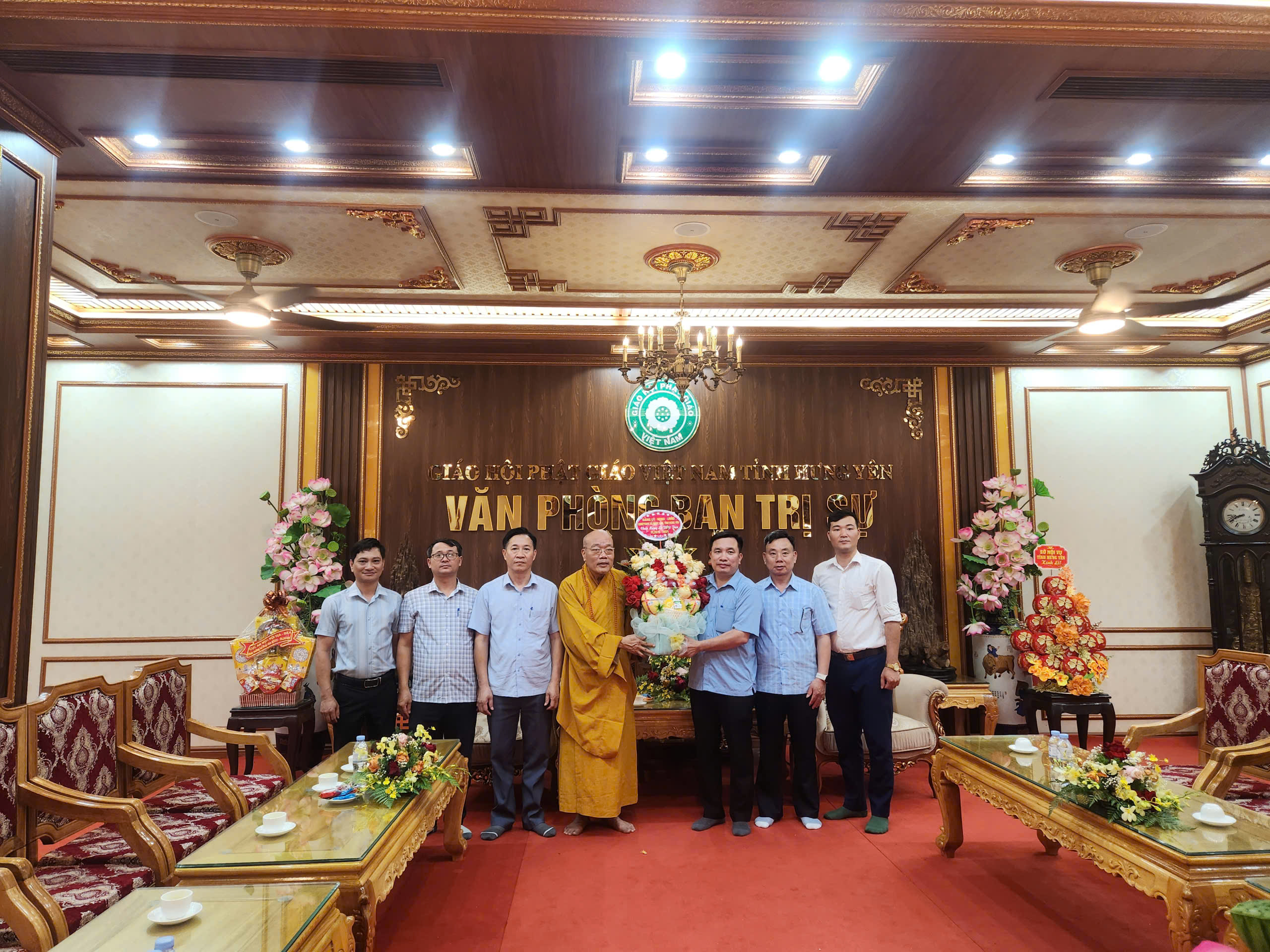 Đoàn Lãnh đạo xã Ngọc Lâm thăm, chúc mừng  Đại lễ Phật đản Phật lịch 2570 - Dương lịch 2026