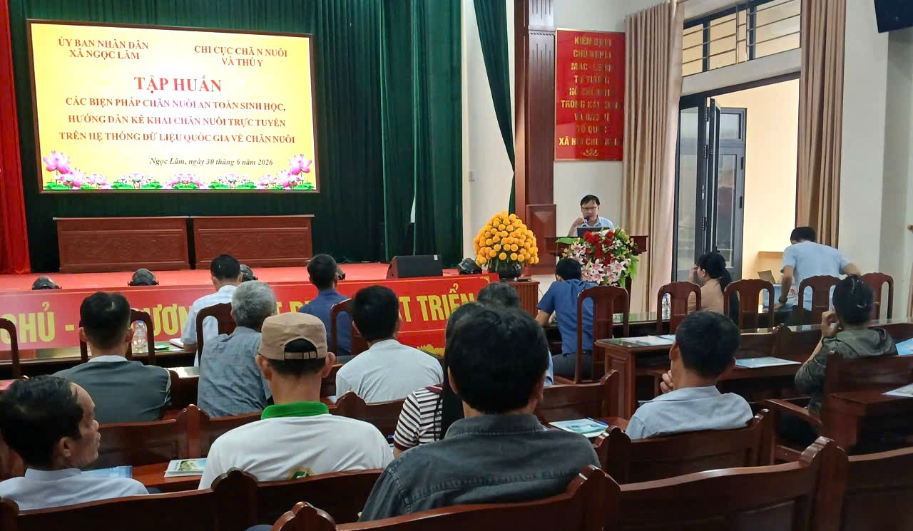 Hội nghị tập huấn các biện pháp chăn nuôi an toàn sinh học, hướng dẫn kê khai chăn nuôi trực tuyến trên hệ thống dữ liệu quốc gia về chăn nuôi